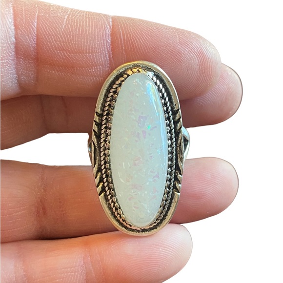 Antique Silver with Shimmer White Stone Ring - Picture 4 of 4